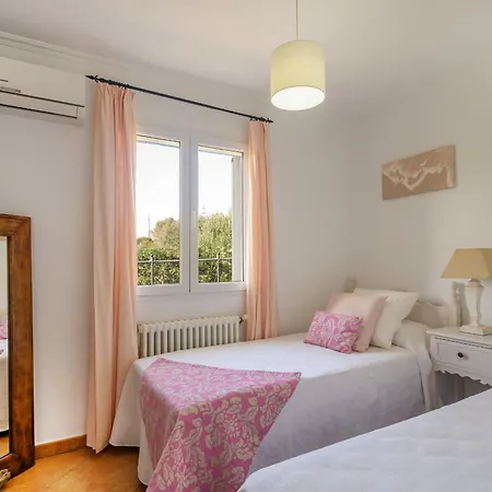 Apartment Rafael By Bookmenorcavillas *