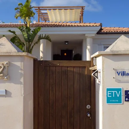 Rafael By Bookmenorcavillas Apartman