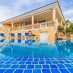 Rafael By Bookmenorcavillas Apartman *